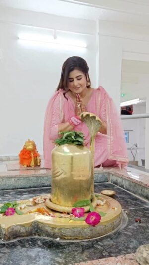 Akanksha Awasthi Instagram - शिव की बनी रहे आप पर छाया,
पलट दे जो आपकी किस्मत की काया;
मिले आपको वो सब अपनी ज़िन्दगी में,
जो कभी किसी ने भी न पाया!

हर हर महादेव 🙏🏻
.
.
.
.
.
#mahadev #shiva #mahakal #harharmahadev #bholenath #india #shiv #hindu #kedarnath #mahakaal #omnamahshivaya #lordshiva #hinduism #bhole #love #om #bholebaba #har #ujjain #mahakaleshwar #shivshakti #mahadeva #krishna #god #shivshankar #hanuman #instagram #ke #jaimahakal #aghori