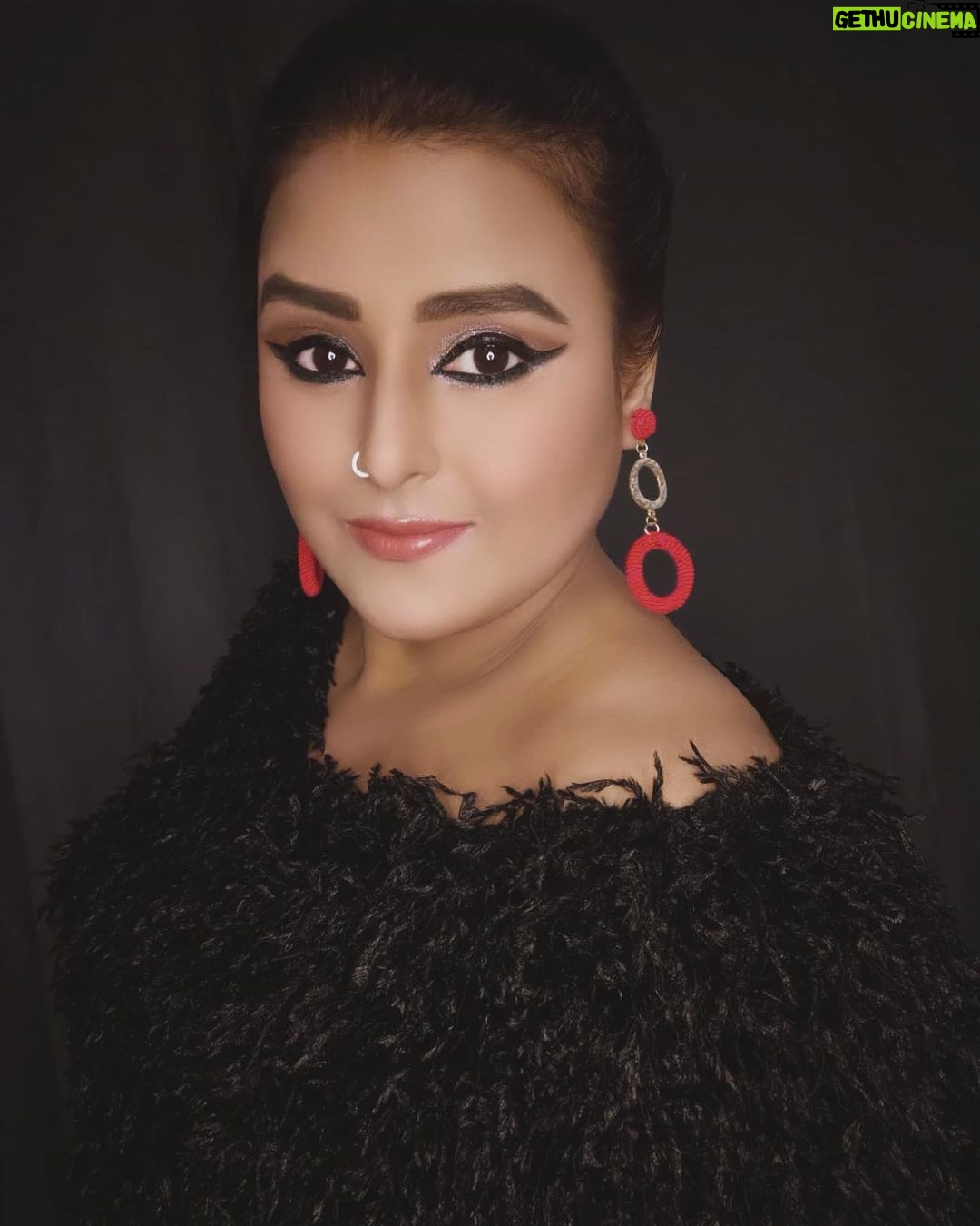 Akanksha Awasthi - 11.1K Likes - In the mood for some good vibes 😎
.
.
.
.
.
.
.
#smile #love #like #follow #instagood #photooftheday #beautiful #happy #picoftheday #instagram #photography #me #instadaily #fashion #myself #followme #instalike #likeforlikes #bhfyp #style #cute #likes #l #life #art #girl #followforfollowback #photo #selfie #model
