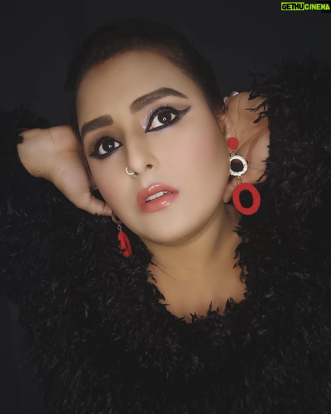 Akanksha Awasthi - 11.1K Likes - In the mood for some good vibes 😎
.
.
.
.
.
.
.
#smile #love #like #follow #instagood #photooftheday #beautiful #happy #picoftheday #instagram #photography #me #instadaily #fashion #myself #followme #instalike #likeforlikes #bhfyp #style #cute #likes #l #life #art #girl #followforfollowback #photo #selfie #model