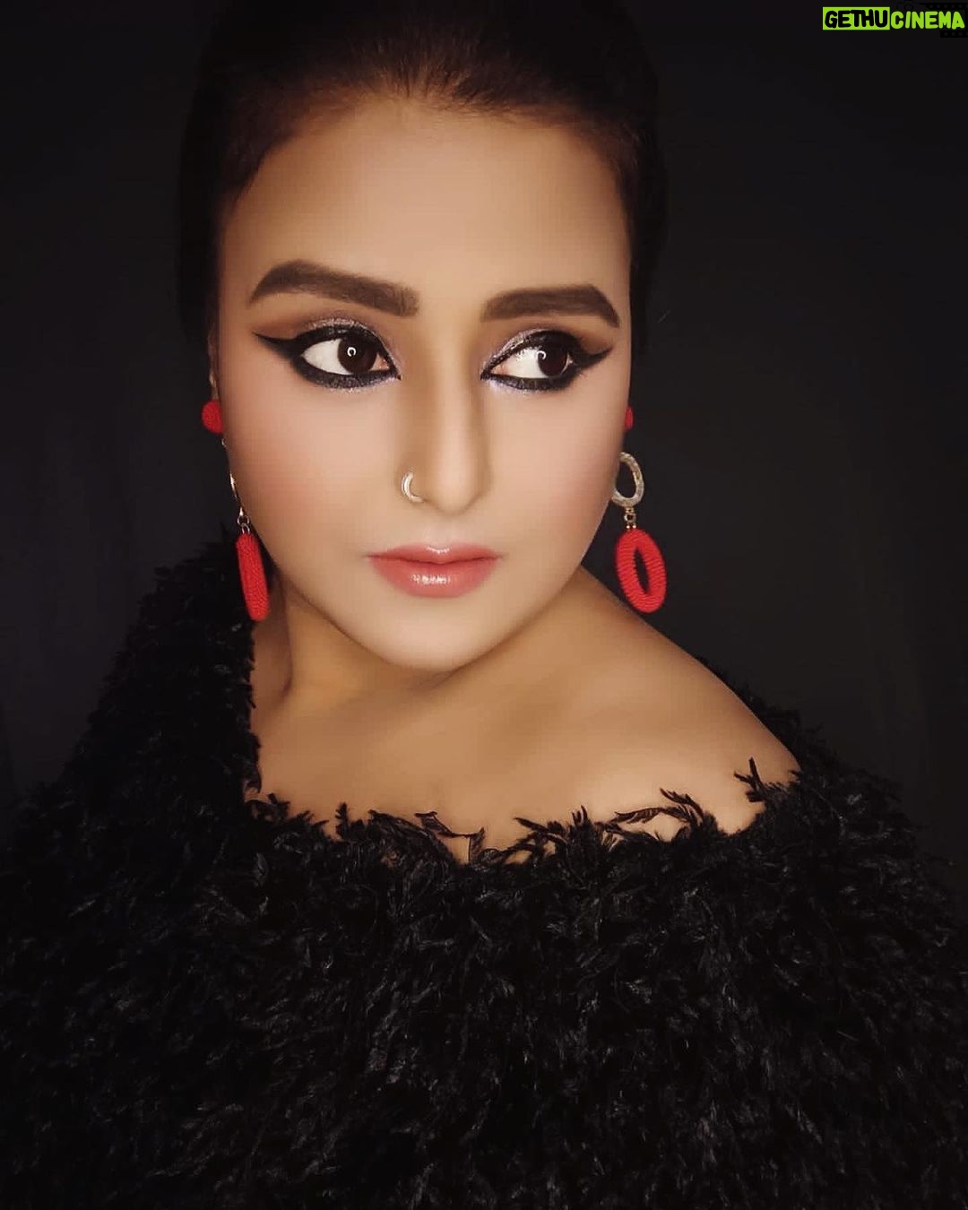 Akanksha Awasthi - 10K Likes - Smile is the beauty of the soul 😇☺️😊✨
.
.
.
.
.
.
.
#smile #love #like #follow #instagood #photooftheday #beautiful #happy #picoftheday #instagram #photography #me #instadaily #fashion #myself #followme #instalike #likeforlikes #bhfyp #style #cute #likes #l #life #art #girl #followforfollowback #photo #selfie #model