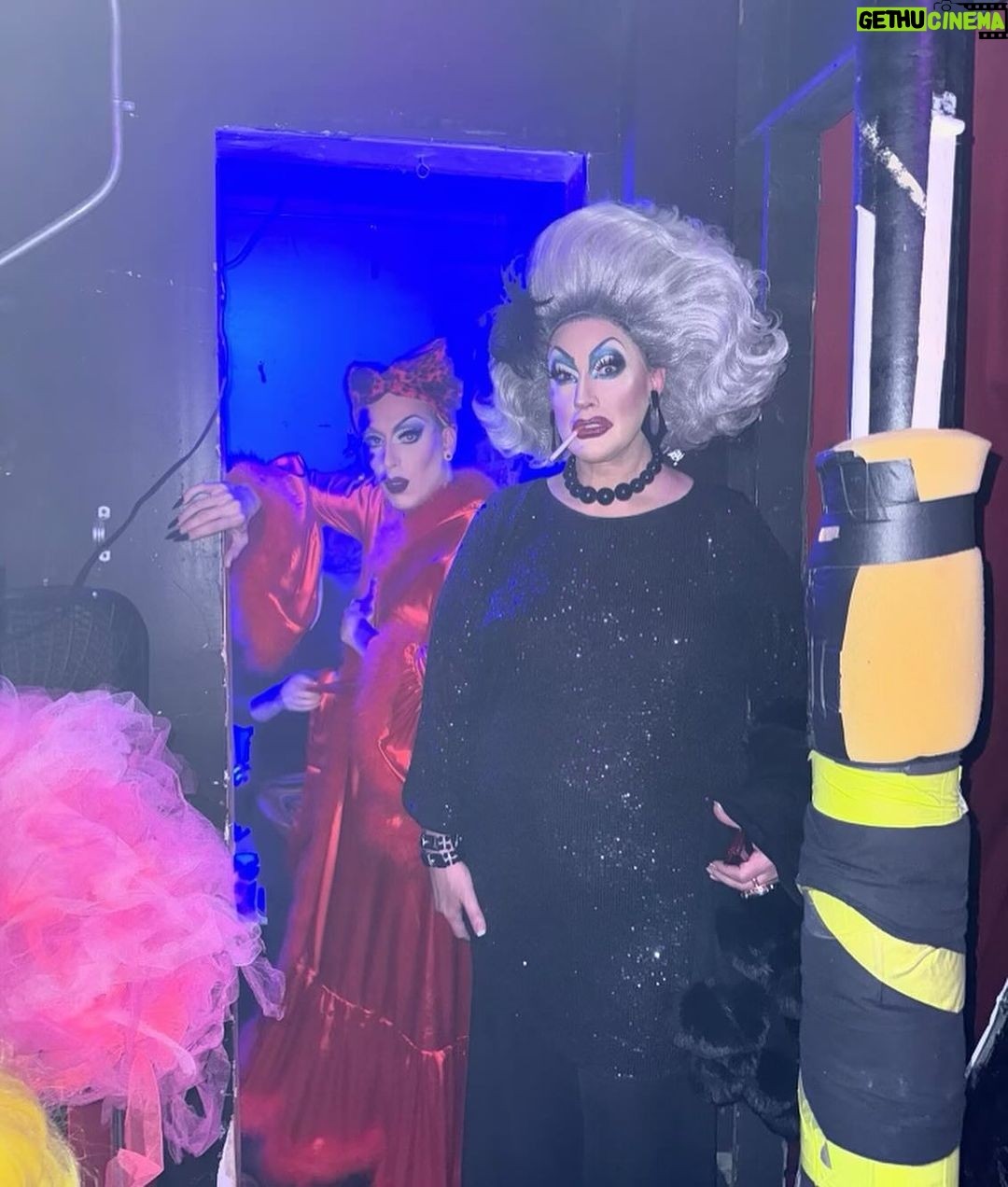 Alaska Thunderfuck Instagram - This past weekend, we began our second run of @dragthemusical with previews and I am so incredibly proud β€οΈπ€ Thank you to everyone who came out to watch the show, and to our entire team who continues to work tirelessly to make the musical as resplendent as it is πββ¬ π I would also like to thank our first three special guest icons @thequeenpriyanka @katya_zamo and @jackiebeat for lending their time and talent to be in the show -- enjoy this cavalcade of images we attempted to take whilst I was doing a quick change backstage π
There are limited tickets available for the remaining nights so I encourage you to get yours now before itβs too late β£οΈ