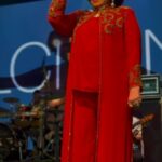 Alcione Instagram - A Marrom sacudiu o @espacohall lotado na noite de ontem! Ela já está em Belém, capital do Pará, para amanhã subir ao palco do @festivalpsica! (Equipe) Vídeo: @am.instavideos 17/12 Festival Psica | Belém/PA 23/12 Via Music Hall | São João de Meriti/RJ