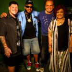 Alcione Instagram - Ontem fui prestigiar meu amigo @zericardooficial no show “Segue o Baile” e ainda encontrei meu filho @ferrugem e @bkttlapa, que adorei conhecer! Noite maravilhosa! (Alcione)