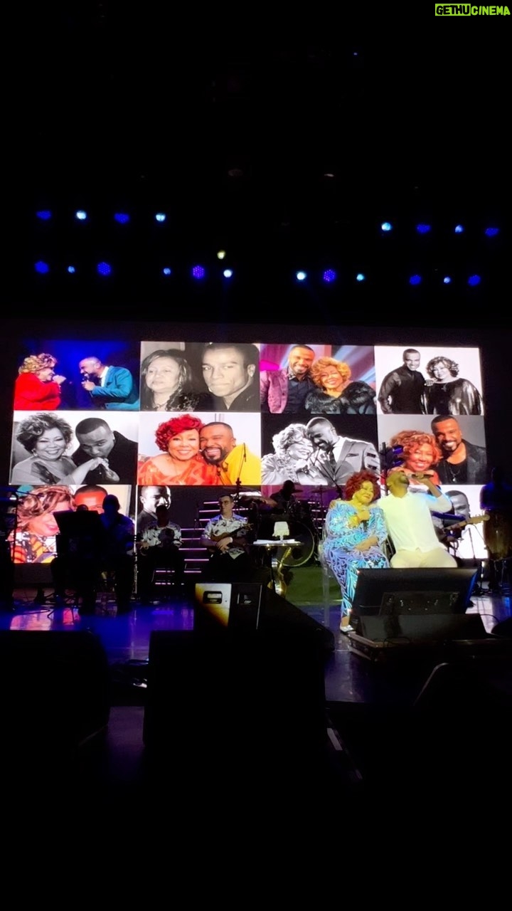 Alcione - 46.2K Likes - O primeiro dia de show no @navioalexandrepires foi espetacular!
Confira o encontro com o anfitrião! (Equipe)