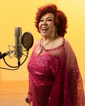Alcione Instagram - A vinheta Globeleza 2024 já está no ar! 

O clássico composto por @jorgearagaodacruz e Franco Lattari, desde 1991 anuncia o Carnaval na @tvglobo e esse ano ganhou as vozes da Marrom e @ludmilla! 

Quem já assistiu? (Equipe)