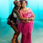 Alcione Instagram - A vinheta Globeleza 2024 já está no ar! O clássico composto por @jorgearagaodacruz e Franco Lattari, desde 1991 anuncia o Carnaval na @tvglobo e esse ano ganhou as vozes da Marrom e @ludmilla! Quem já assistiu? (Equipe)