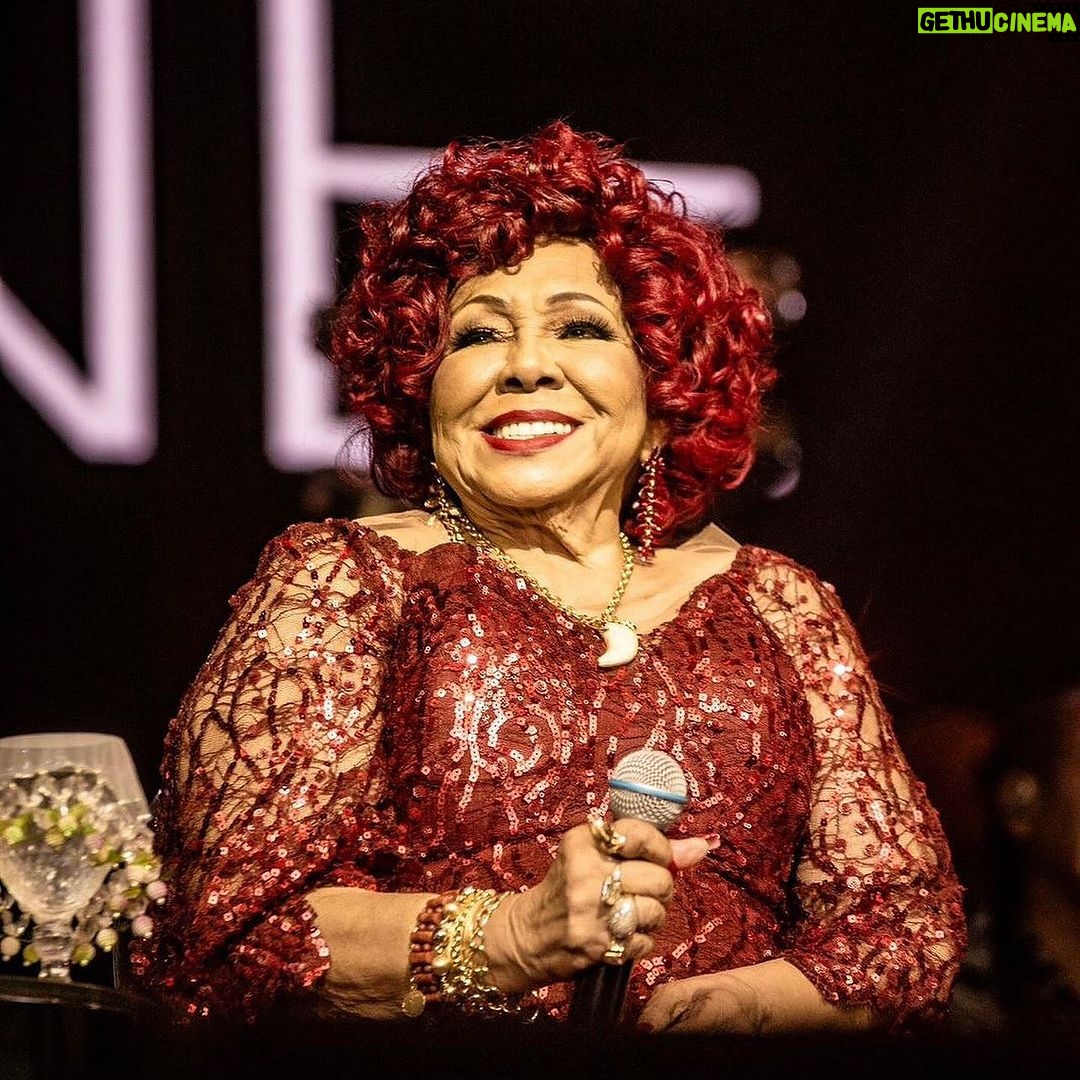 Alcione Instagram - Lindos registros dos shows no @navioalexandrepires. A agenda de Dezembro continua a todo vapor. Onde iremos nos encontrar???? (Equipe) 07/12 Corporativo | São Paulo/SP 08/12 Fielzone Neo Química | São Paulo/SP 09/12 Espaço T | Marília/SP 11/12 Participação Botequim Cidade do Samba | Rio de Janeiro/RJ 15/12 Espaço Hall | Rio de Janeiro/RJ 17/12 Festival Psica | Belém/PA 23/12 Via Music Hall | São João de Meriti/RJ