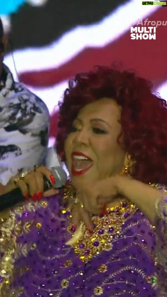 Alcione Instagram - @alcioneamarrom entrou no palco do #AfropunkNoMultishow e aí foi que eu sambeeeei 😍 A galera emocionada é impagável!
