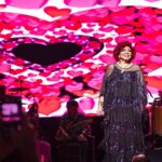 Alcione Instagram - Ontem: @vibrasaopaulo lotado para festejar os 50 anos de carreira da Marrom, em um show inesquecível! (Equipe) @opusentretenimento Fotos: @giupera