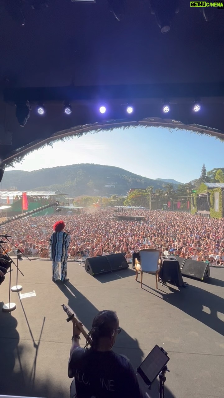 Alcione Instagram - Iniciando mais uma semana com essa linda lembrança do show no @rockthemountain, Sábado! (Equipe) 17/11 FMM23 Lagoa da Jansen | São Luís/MA 18/11 Vibra São Paulo | São Paulo/SP 19/11 Festival AfroPunk | Salvador/BA 24/11 Auditório Araújo Vianna | Porto Alegre/RS 26/11 Vivo Na Praia (Icaraí) | Niterói/RJ