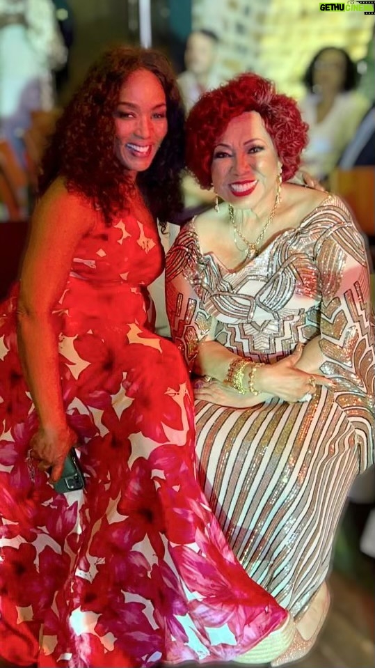 Alcione - 36.4K Likes - Alguns dos encontros mais do que especiais no Prêmio e Gala de Honra Cultural @liberatum, em homenagem à Marrom! (Equipe)
@im.angelabassett
@taisdeverdade
@brunogagliasso
@seujorge
@majur
@luedjiluna
@hilton_erika
@dada.restaurante
@blocoileaiye
@loreimprota