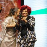 Alcione Instagram - A homenageada da noite (@alcioneamarrom) e nossa idealizadora (@pretagil) #premiopotencias #pretagil #alcionemarrom 📸 @projetoclicknafavela