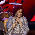Alcione Instagram - Lindos registros do show de ontem em Porto Alegre, sob as lentes de @joelma_linhares, que desde o início das redes sociais (orkut, facebook, instagram), tem papel fundamental na divulgação da artista e na reunião de fãs da Marrom! Obrigada, Joelma! (Equipe) 26/11 Vivo Na Praia (Icaraí) | Niterói/RJ
