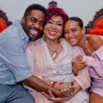 Alcione Instagram - Alguns dos amigos que marcaram presença no jantar de aniversário da nossa Marrom! (Equipe) @olazaroramos @taisdeverdade @lucianohuck @tnalia @majucoutinhoreal @aaureamartins @robertomenescaloficial @altayveloso @fabianakarlareal @adrianabombom @lorozaoficial @judicefabio @miltoncunhaoficial