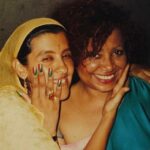 Alcione Instagram - Todos os dias são para festejarmos @reginacase, que bravamente completa 70 anos. Uma das maiores atrizes e comunicadoras do nosso país, que tenho orgulho em tê-la como amiga! Saúde e felicidades sempre! (Alcione) Baú da Marrom: 1994