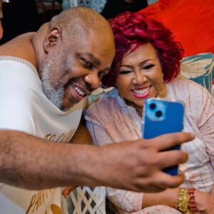 Alcione Instagram - Alguns dos amigos que marcaram presença no jantar de aniversário da nossa Marrom! (Equipe)

@olazaroramos 
@taisdeverdade 
@lucianohuck 
@tnalia 
@majucoutinhoreal 
@aaureamartins 
@robertomenescaloficial 
@altayveloso 
@fabianakarlareal 
@adrianabombom 
@lorozaoficial 
@judicefabio 
@miltoncunhaoficial