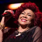 Alcione Instagram - Ontem: @vibrasaopaulo lotado para festejar os 50 anos de carreira da Marrom, em um show inesquecível! (Equipe) @opusentretenimento Fotos: @giupera