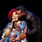 Alcione Instagram – Assim, na @areninhaculturaljoaobosco, finalizamos a turnê “Circuito Popular Carioca” pelas Lonas, Arenas e Areninhas Cariocas da @cultura_rio! 

Espaços democráticos, em berços culturais da cidade do Rio de Janeiro. Agradeço a todas as equipes dos 14 shows que realizamos ao longo desse maravilhoso projeto! (Alcione) Areninha Cultural João Bosco
