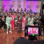 Alcione Instagram - Dia de gravação; Nosso Palácio tem rainha e é a @alcioneamarrom, a Negra Voz do Amanhã! Alô, nação! Gravamos nosso samba e temos certeza que vocês vão amar, nosso time musical deu um show! 💚🩷 #mangueira
