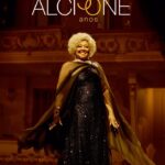 Alcione Instagram - Preparados para esse evento? 👀 Dia 27/10, “Alcione 50 anos - Ao Vivo” estará disponível em todas as plataformas de música! 👑 Para conter a ansiedade já liberei o link de Pre-Save para vocês! Vem conferir na minha Bio. . . #alcione50anos #alcione #biscoitofino
