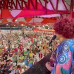 Alcione Instagram - Começando a semana em alto astral: a “Negra Voz do Amanhã” marcou presença ontem na quadra da @unidosdoviradouro, em uma noite que contou com a presença do show da @mangueira_oficial! (Equipe) Unidos do Viradouro
