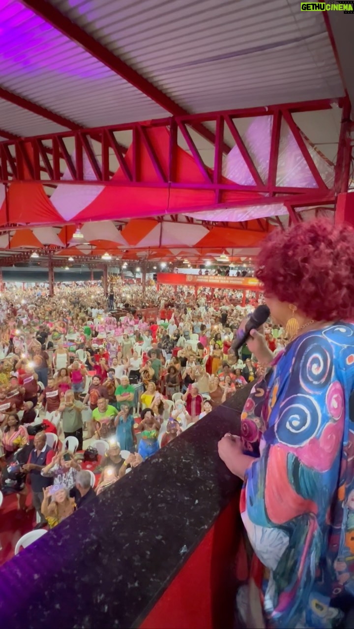 Alcione Instagram - Começando a semana em alto astral: a “Negra Voz do Amanhã” marcou presença ontem na quadra da @unidosdoviradouro, em uma noite que contou com a presença do show da @mangueira_oficial! (Equipe) Unidos do Viradouro