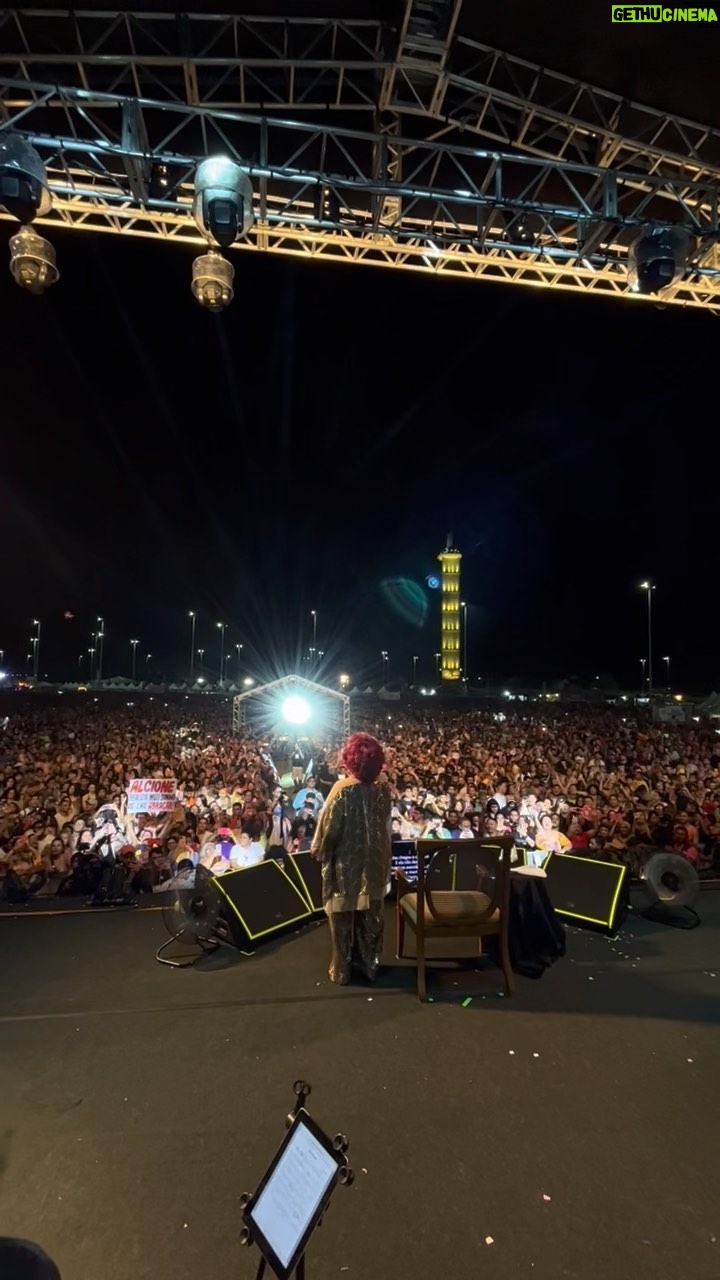Alcione Instagram - Que maravilha cantar no Festival Mormaço Cultural, a convite da @prefeituraboavista! O calor vindo do coração de vocês, aqueceu o dessa Marrom aqui! Obrigada pelo carinho, Roraima!!!! (Alcione) 20/10 Clube 1º de Maio | Santo André/SP 21/10 RECRA | Ribeirão Preto/SP 27/10 Villa Felice Buffet | Cuiabá/MT 29/10 WOW Praça Mauá | Rio de Janeiro/RJ Boa Vista, Roraima, Brasil
