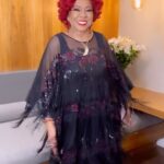 Alcione Instagram - Os looks dos shows do @vivoriorj foram super comentados por aqui! Qual é o seu preferido???? Ah! Tem conteúdo EXCLUSIVO desses shows, rolando no TikTok da Marrom: siga @alcioneamarrom por lá e fique por dentro de novidades! (Equipe) Looks: @ateliersilviabevilaqua