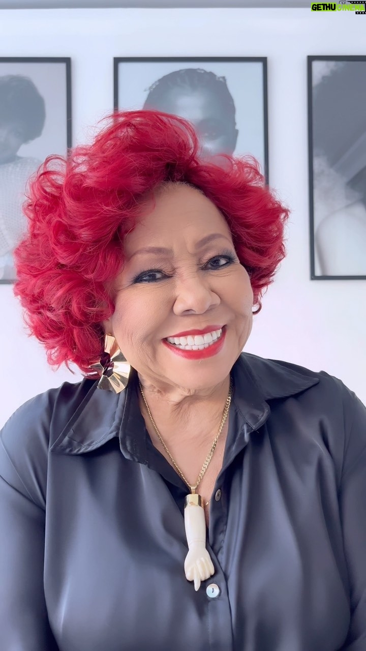 Alcione Instagram - Novidade na área: a Marrom tá ON na “rede ao lado”! Siga @alcioneamarrom no TikTok para conteúdos exclusivos! Link nos stories! (Equipe)