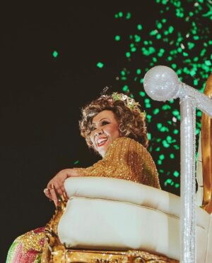 Alcione Instagram - “A Negra Voz do Amanhã: Cenas de um dia inesquecível, histórico! (Equipe)

Mangueira 2024! 💚🩷

Vestido: @helciocouture 
Jóias: @lcjoiasoficial @hsternofficial 
Coroa: @diegodeoxossijoias 
Manager: @solangenazareth 
Direção de Marketing: @carlosmarao 
Produção Executiva: @veraamil 
Camarins: @rosanabaldez50 
Cabelo: @oficialluizahelena 
Maquiagem: @yannfernandes.makeup 
Unhas: @colanavillar 

Fotos: Lorrana Penna, Rafael Strabelli, Rio Carnaval e LIESA