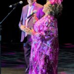 Alcione Instagram - Primeiro dia do Show de Verão da Mangueira 2024, com esse encontro mais do que especial: “Chico Buarque de Mangueira” e “A Negra Voz do Amanhã”! (Equipe)