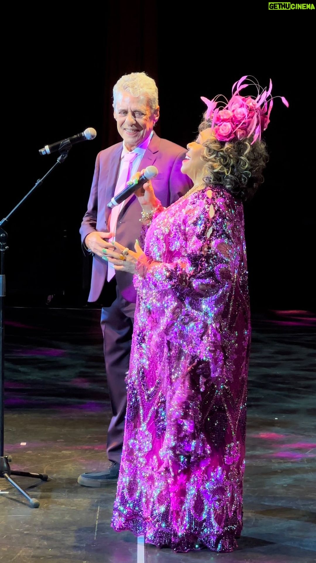 Alcione - 85.9K Likes - Primeiro dia do Show de Verão da Mangueira 2024, com esse encontro mais do que especial: “Chico Buarque de Mangueira” e “A Negra Voz do Amanhã”! (Equipe)