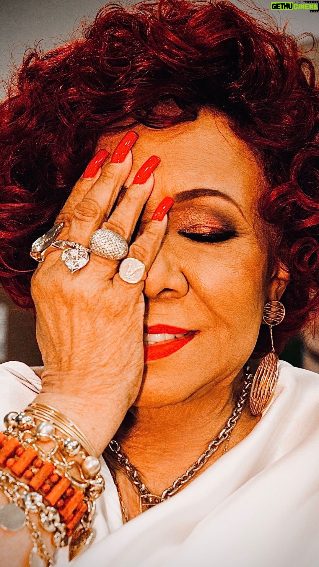 Alcione Instagram - Esse ano, onde você gostaria de ver um show da Marrom???? (Equipe) 20/01 Festival Saravá | Florianópolis/SC 27/01 Viveri Eventi | Araçatuba/SP 31/01 e 01/02 Show de Verão Mangueira Vivo Rio | Rio de Janeiro/RJ Foto capa: @nayjinknss