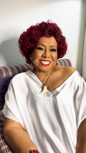 Alcione Instagram - 2023 foi um ano especial para todos nós e eu estou passando aqui para desejar que 2024 seja a felicidade em dobro! 

Feliz Ano Novo!!!!
Muita ALEGRIA, muita PROSPERIDADE, muita SAÚDE, muita PAZ para todos! Um grande beijo! (Alcione)