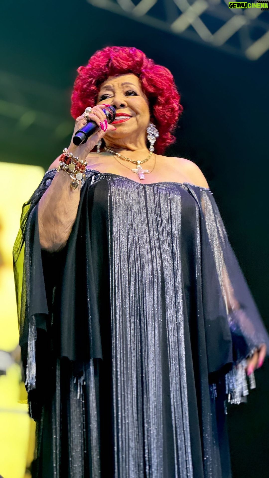 Alcione Instagram - Obrigada, Rio de Janeiro! Obrigada, Baixada Fluminense! Ontem no @viamusichall foi especial, como sempre! (Alcione) 20/01 Festival Saravá | Florianópolis/SC 27/01 Viveri Eventi | Araçatuba/SP 28/01 Ensaio Técnico da Mangueira 31/01 e 01/02 Show de Verão Mangueira Vivo Rio | Rio de Janeiro/RJ