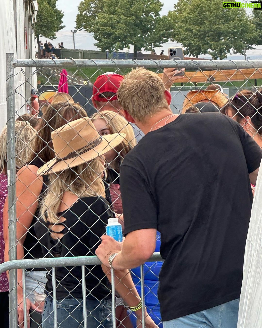 Alexander Ludwig Instagram - @watershedfestival !!!! 🤯🤯🤯🤠🤠🤠THE SHEDDERS CAME OUT TO PLAY