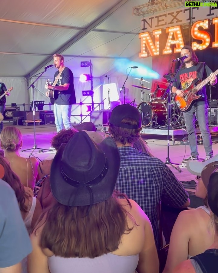 Alexander Ludwig Instagram - @watershedfestival !!!! 🤯🤯🤯🤠🤠🤠 THE SHEDDERS CAME OUT TO PLAY