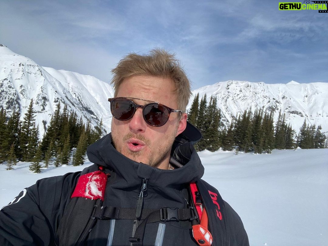 Alexander Ludwig Instagram - The last frontier way up north @lastfrontierheli @backcountry