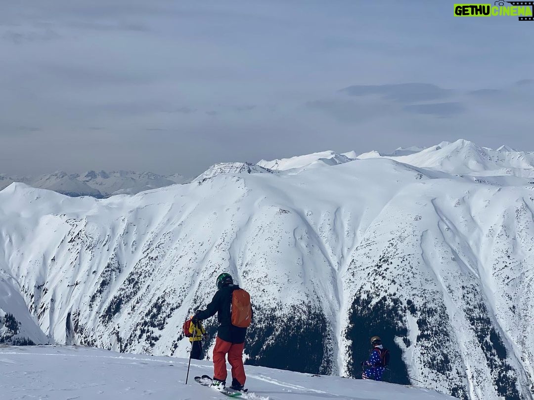 Alexander Ludwig Instagram - The last frontier way up north @lastfrontierheli @backcountry