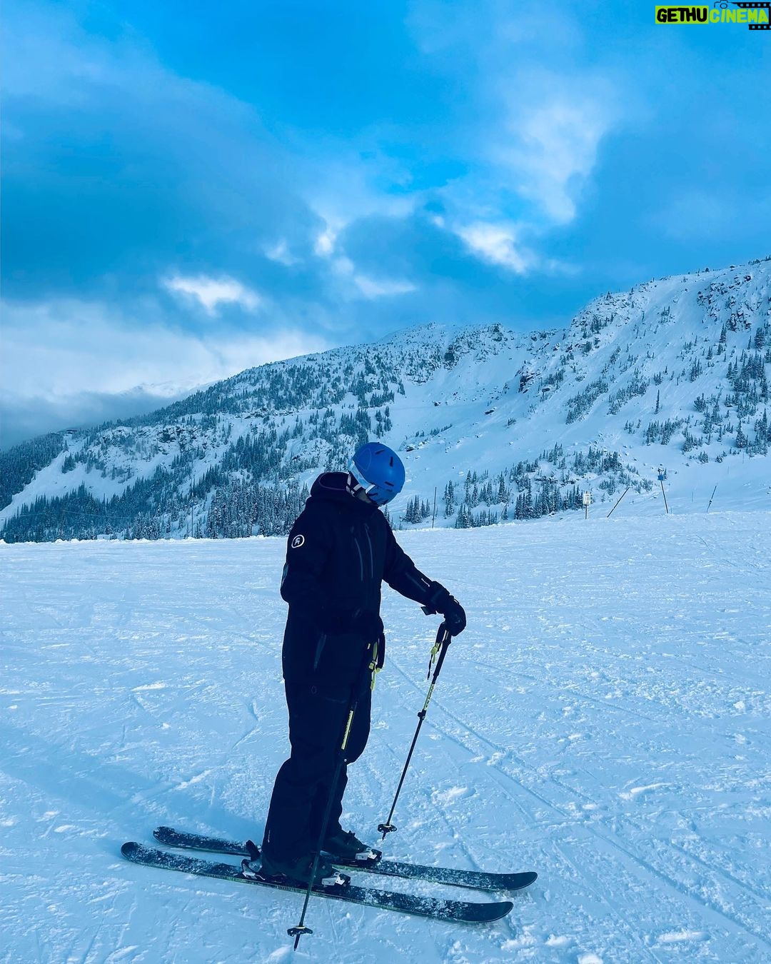 Alexander Ludwig Instagram - When your sis works for @backcountry you get some pretty sick gear for Xmas! Loving your stuff #backcountry !! Whistler, Canada