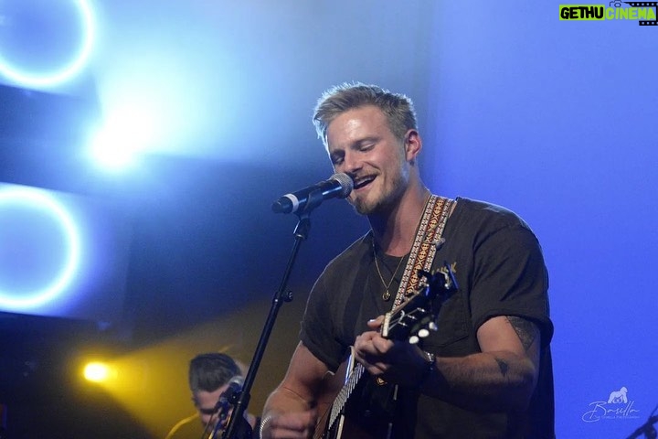 Alexander Ludwig Instagram - What happens when you put 1000 Canadian country fans in a room together you have to see to believe- Playing for you Calgary was 🔥🔥🤘@palacetheatreyyc #highway99 #letmebeyourwhisky
