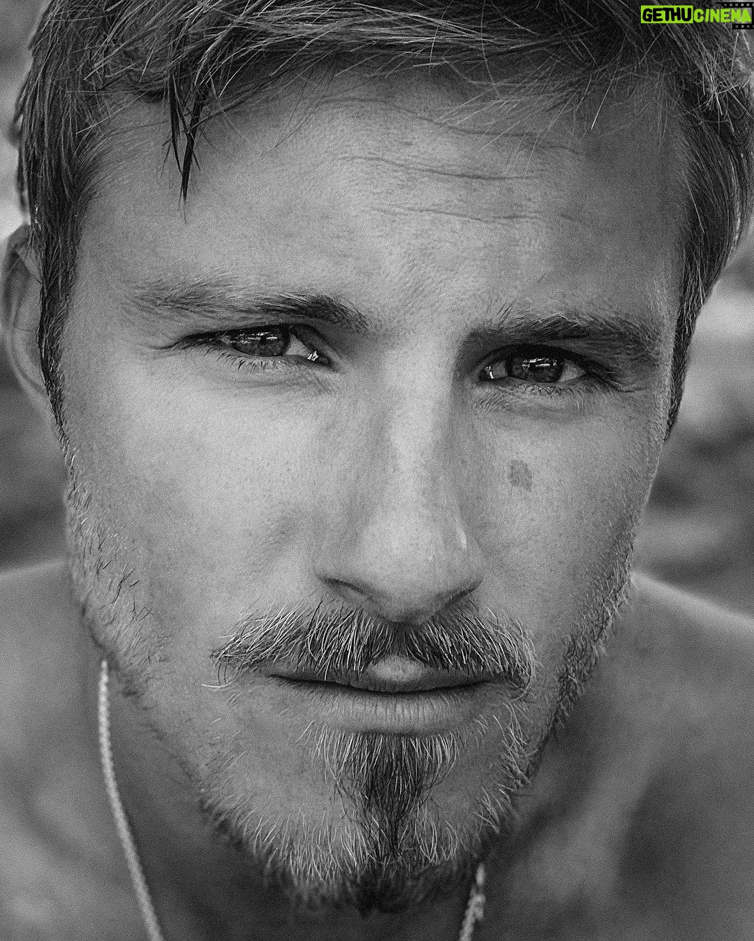 Alexander Ludwig Instagram - 📸 @theirisours