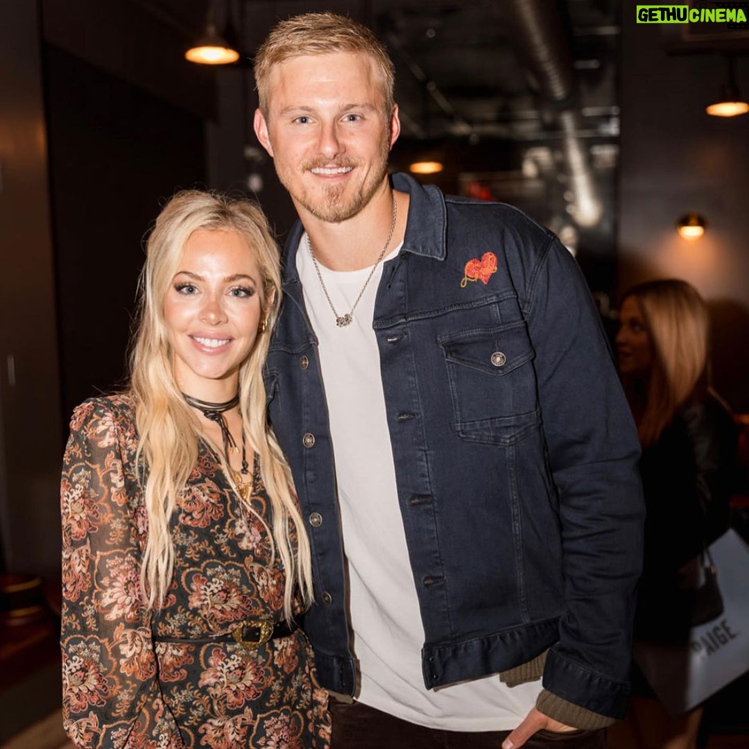 Alexander Ludwig Instagram - I’ve been a huge fan of @paige jeans for a long time, without doubt the most comfortable pant I own. Thanks for having me guys! Was a Great night celebrating the opening of the store in nashville with an amazing group of people. 🙌🙌🙌