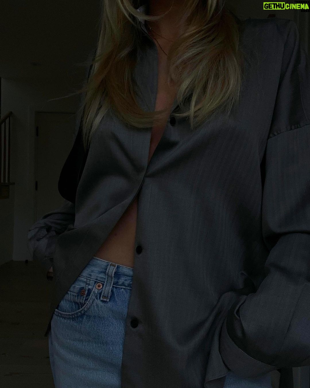 Alexandra Cooper Instagram - baggy dad