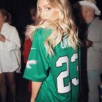 Alexandra Cooper Instagram - Go Birds 😉🦅 The Met Philadelphia