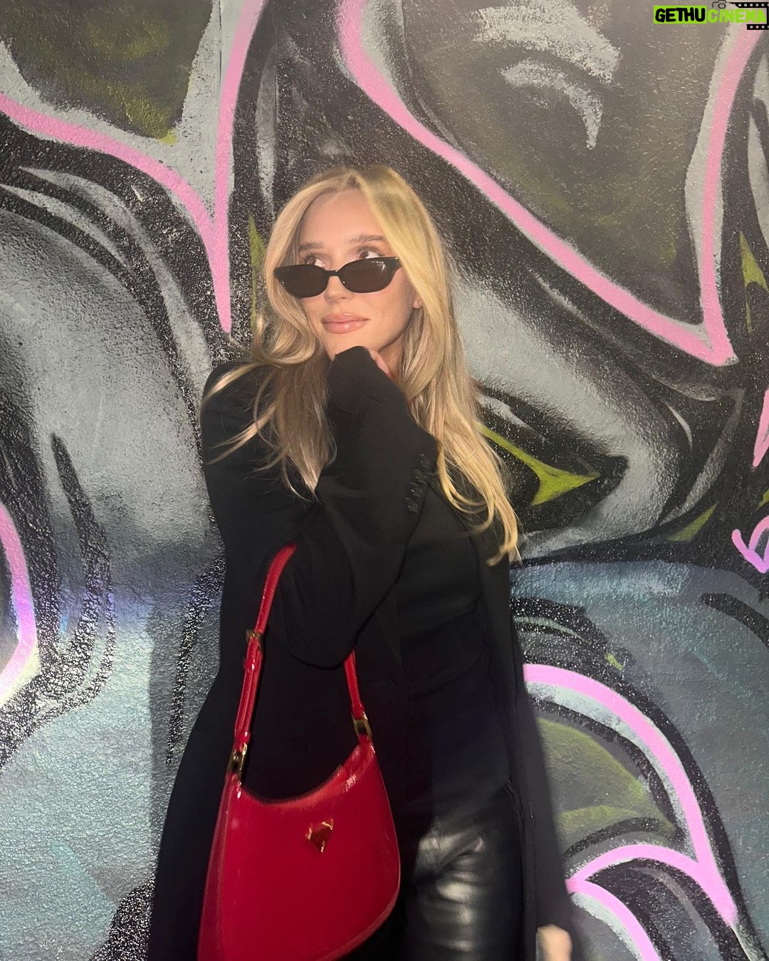 Alexandra Cooper Instagram - dad’s night out 💋