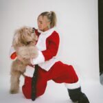 Alexandra Cooper Instagram - SANTA… I KNOW HIM.. it’s me I’m Santa🎅🏼 New episode of @callherdaddy is HERE👏 I tell u the most intimate gift I ever gave Matt and the memorable gift I gave all of my ex’s 👀