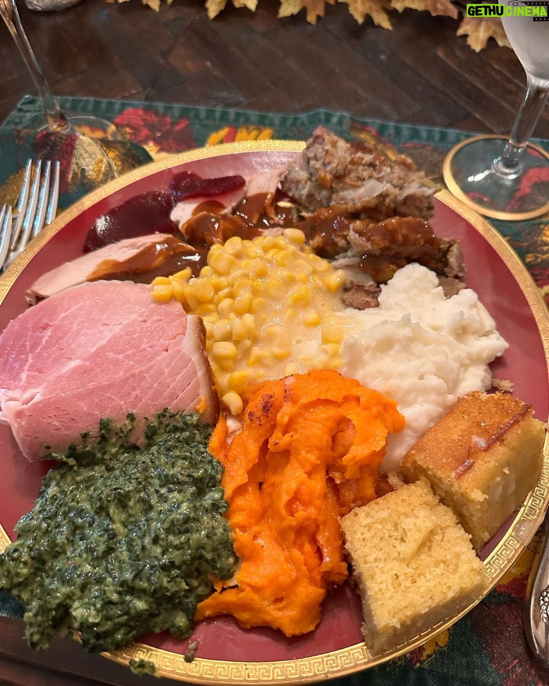 Alexandra Cooper Instagram - TIS THE SEASON ðŸ˜ðŸ¥°
