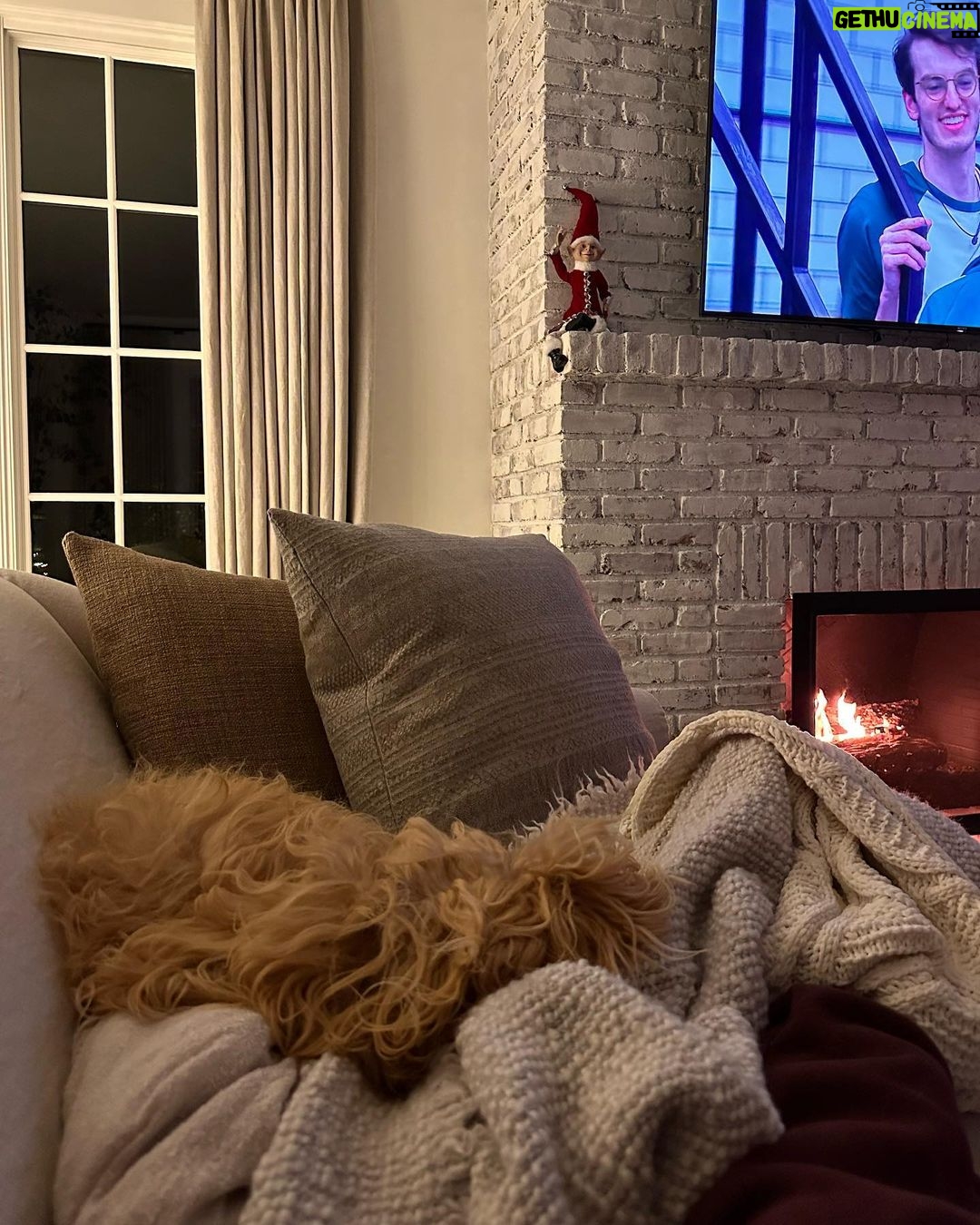 Alexandra Cooper Instagram - TIS THE SEASON ðŸ˜ðŸ¥°