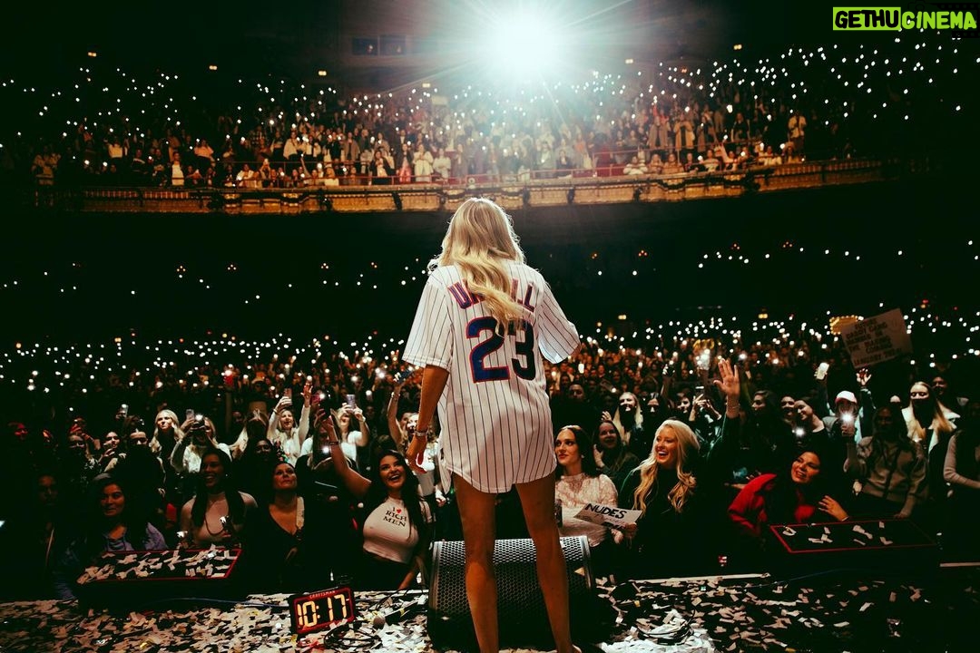 Alexandra Cooper Instagram - an @unwell night in Chicago with my favorite people.